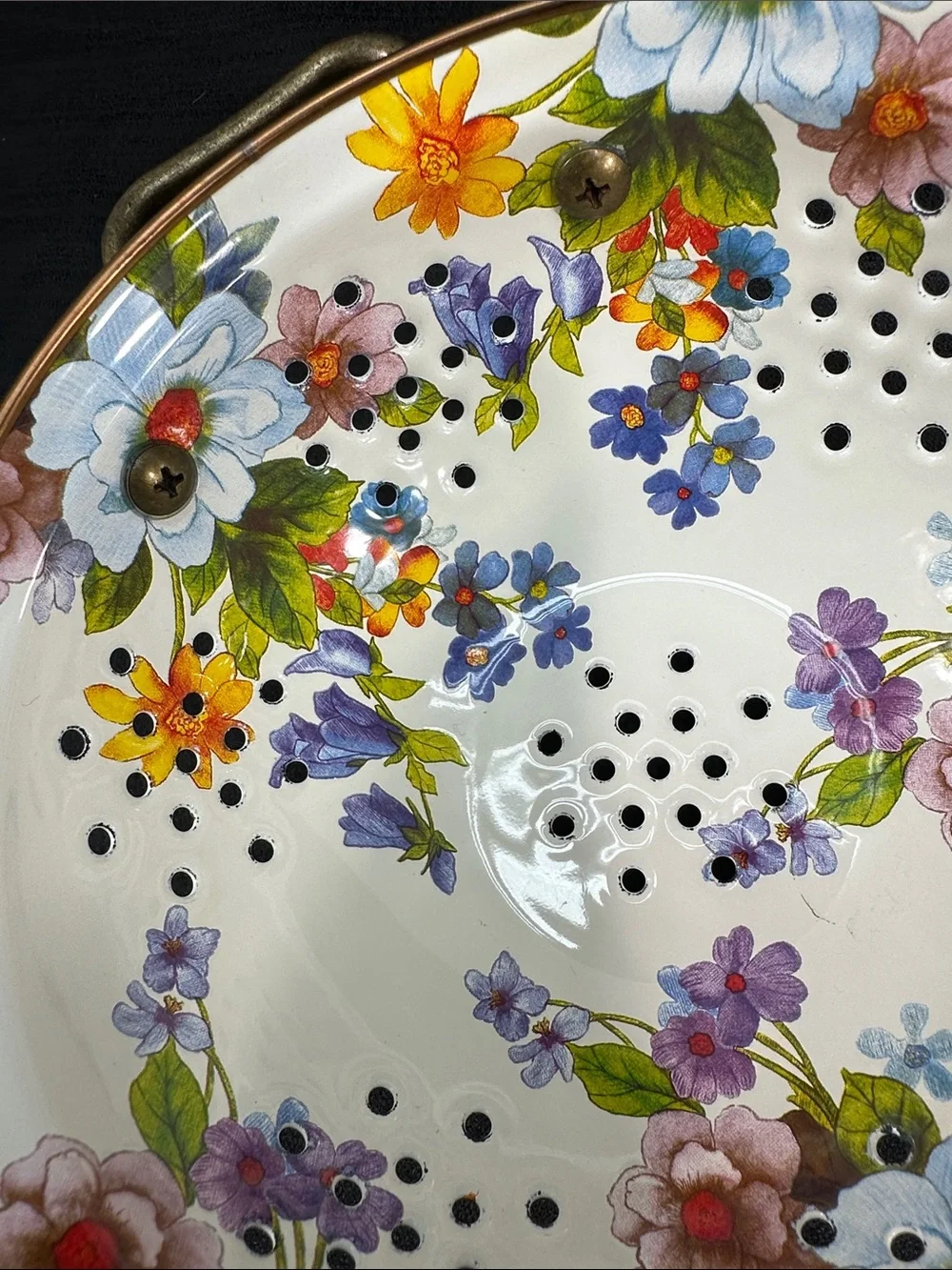 MacKenzie-Childs White Flower Market Set Colander & Spoon Rest Metal Enamelware